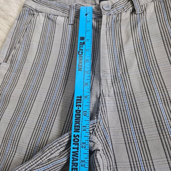 Vans Men’s Gray Striped Shorts Size 32 - Picture 4 of 10